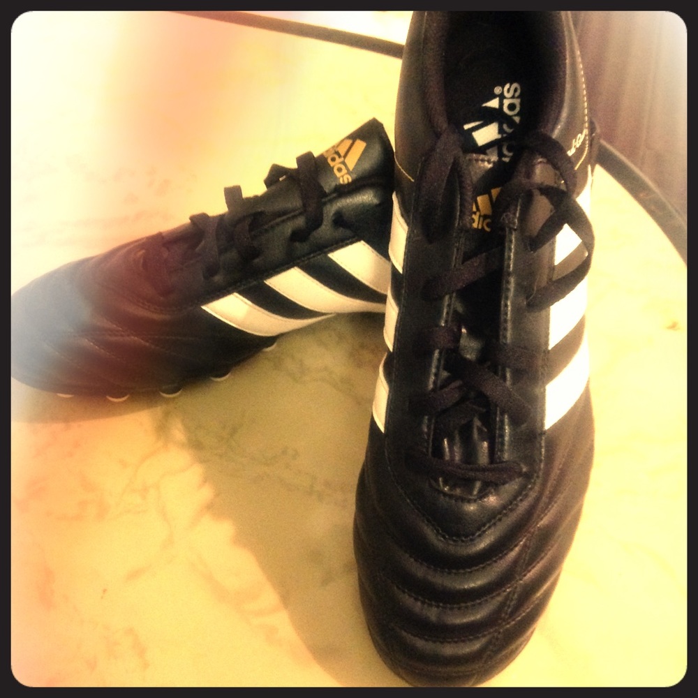 Adidas AdiQuestra soccer shoes